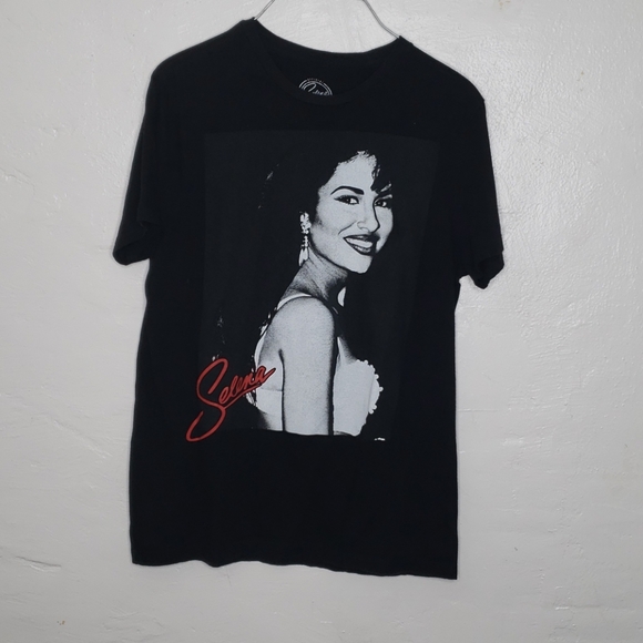 Selena Tops - Selena Graphic Shirt